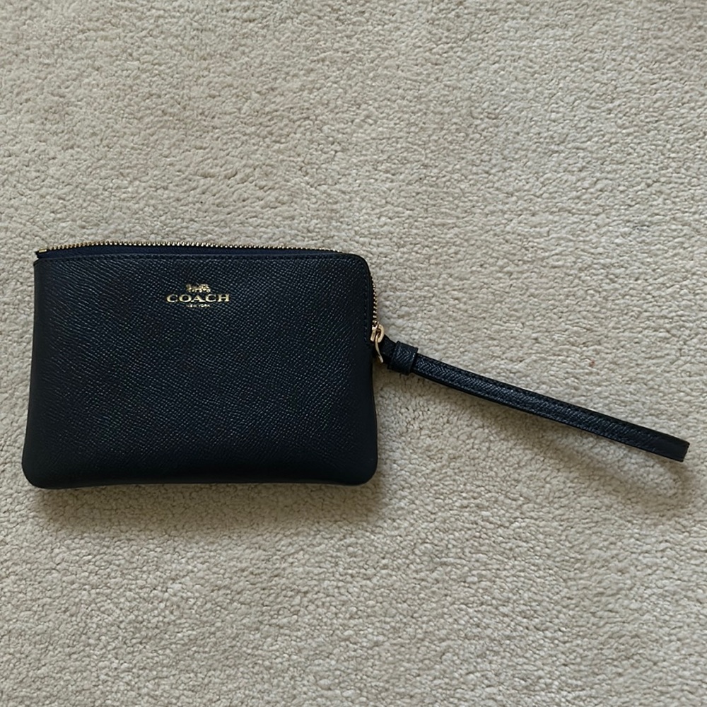 coach wrist wallet